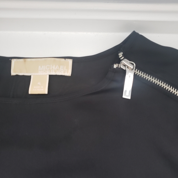 Michael Kors short sleeve black top size S - Picture 2 of 5